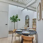 Апартаменты Le Marais Centre De By Prestige *